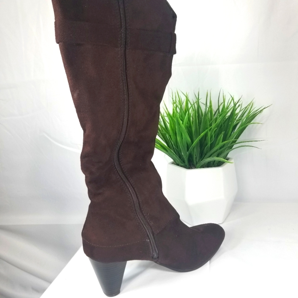 Predictions Women Brown Boots